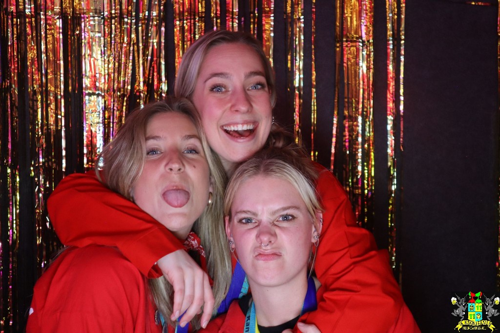 ../Images/Jeugd Opwarmbal Photobooth 298.jpg